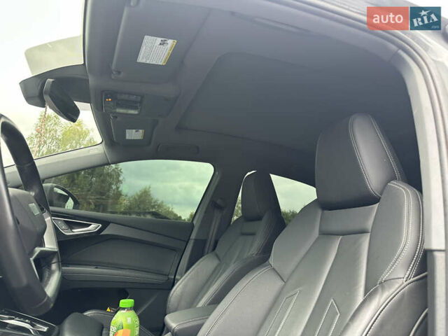 Сірий Ауді Q4 Sportback e-tron, об'ємом двигуна 0 л та пробігом 31 тис. км за 30800 $, фото 19 на Automoto.ua