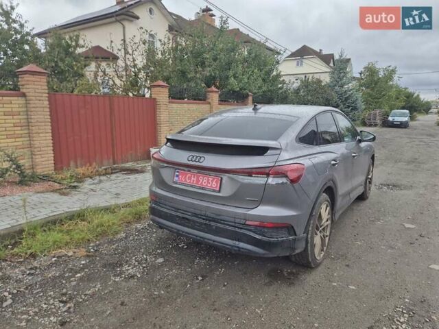 Серый Ауди Q4 Sportback e-tron, объемом двигателя 0 л и пробегом 27 тыс. км за 38000 $, фото 5 на Automoto.ua