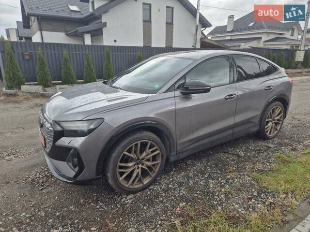 Серый Ауди Q4 Sportback e-tron, объемом двигателя 0 л и пробегом 27 тыс. км за 38000 $, фото 4 на Automoto.ua