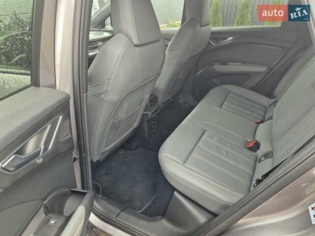 Серый Ауди Q4 Sportback e-tron, объемом двигателя 0 л и пробегом 27 тыс. км за 38000 $, фото 15 на Automoto.ua