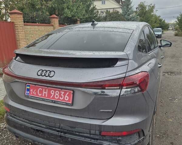 Серый Ауди Q4 Sportback e-tron, объемом двигателя 0 л и пробегом 27 тыс. км за 38000 $, фото 8 на Automoto.ua
