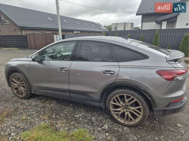 Серый Ауди Q4 Sportback e-tron, объемом двигателя 0 л и пробегом 27 тыс. км за 38000 $, фото 1 на Automoto.ua