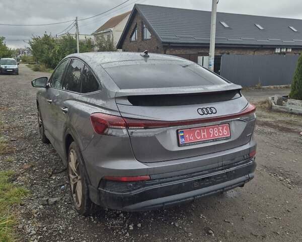 Серый Ауди Q4 Sportback e-tron, объемом двигателя 0 л и пробегом 27 тыс. км за 38000 $, фото 7 на Automoto.ua
