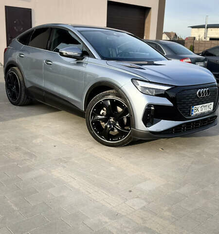 Синий Ауди Q4 Sportback e-tron, объемом двигателя 0 л и пробегом 37 тыс. км за 31900 $, фото 44 на Automoto.ua