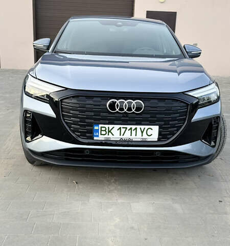 Синий Ауди Q4 Sportback e-tron, объемом двигателя 0 л и пробегом 37 тыс. км за 31900 $, фото 47 на Automoto.ua