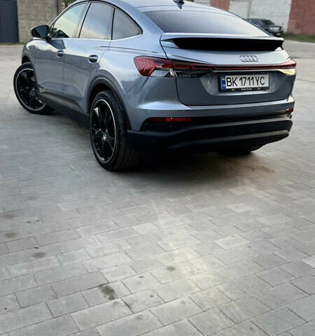 Синий Ауди Q4 Sportback e-tron, объемом двигателя 0 л и пробегом 37 тыс. км за 31900 $, фото 8 на Automoto.ua
