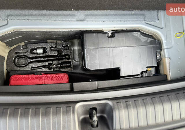 Синий Ауди Q4 Sportback e-tron, объемом двигателя 0 л и пробегом 37 тыс. км за 31900 $, фото 25 на Automoto.ua