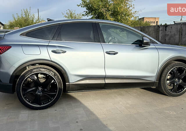 Синий Ауди Q4 Sportback e-tron, объемом двигателя 0 л и пробегом 37 тыс. км за 31900 $, фото 50 на Automoto.ua