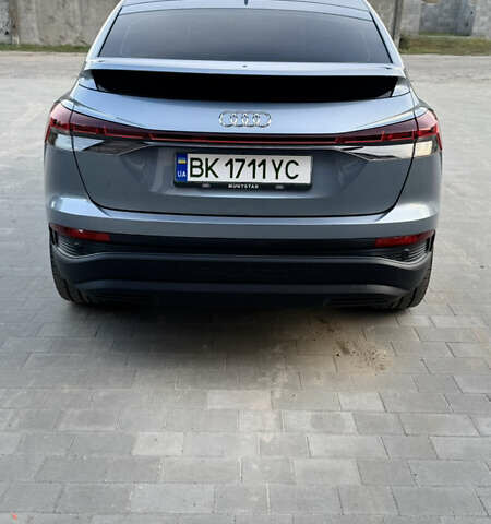 Синий Ауди Q4 Sportback e-tron, объемом двигателя 0 л и пробегом 37 тыс. км за 31900 $, фото 10 на Automoto.ua