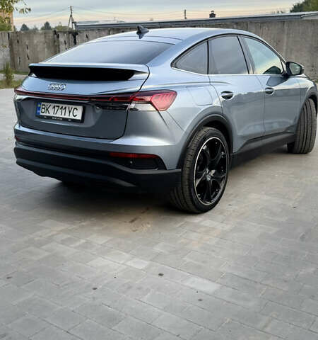 Синий Ауди Q4 Sportback e-tron, объемом двигателя 0 л и пробегом 37 тыс. км за 31900 $, фото 11 на Automoto.ua