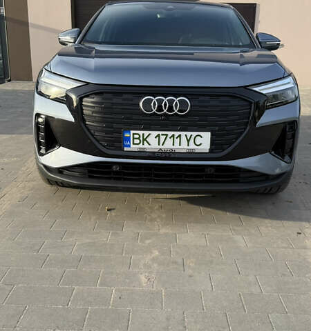 Синий Ауди Q4 Sportback e-tron, объемом двигателя 0 л и пробегом 37 тыс. км за 31900 $, фото 28 на Automoto.ua