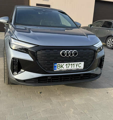 Синий Ауди Q4 Sportback e-tron, объемом двигателя 0 л и пробегом 37 тыс. км за 31900 $, фото 51 на Automoto.ua