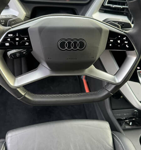 Синий Ауди Q4 Sportback e-tron, объемом двигателя 0 л и пробегом 37 тыс. км за 31900 $, фото 14 на Automoto.ua