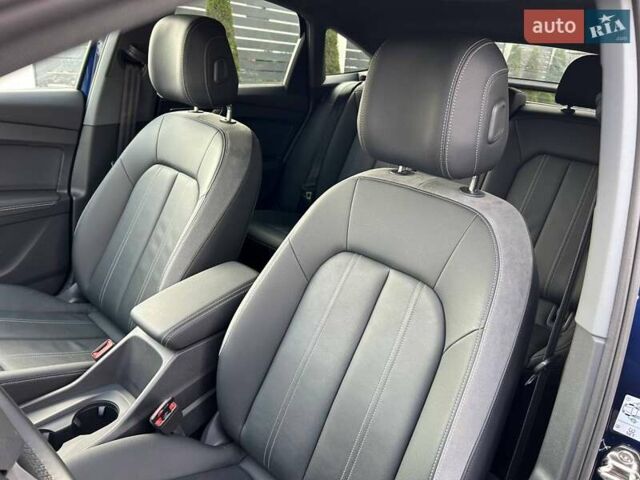 Синий Ауди Q4 Sportback e-tron, объемом двигателя 0 л и пробегом 19 тыс. км за 37999 $, фото 9 на Automoto.ua