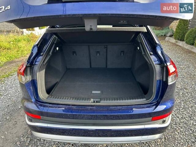 Синий Ауди Q4 Sportback e-tron, объемом двигателя 0 л и пробегом 19 тыс. км за 37999 $, фото 19 на Automoto.ua