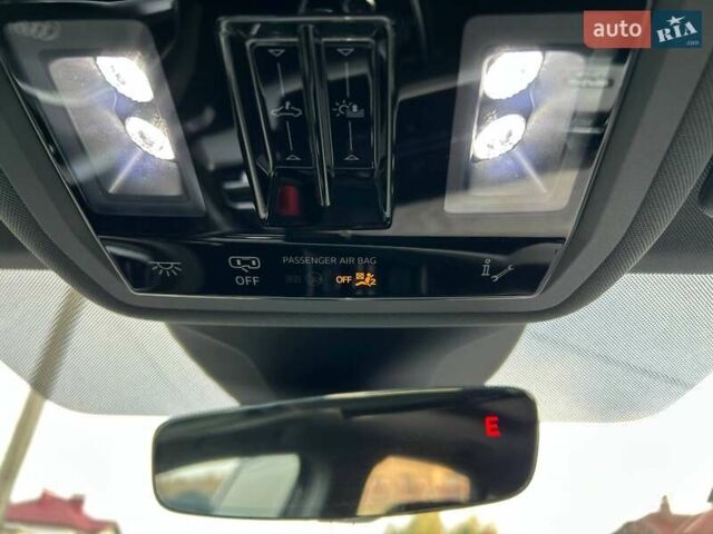 Синий Ауди Q4 Sportback e-tron, объемом двигателя 0 л и пробегом 19 тыс. км за 37999 $, фото 15 на Automoto.ua