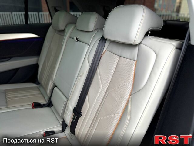 Белый Ауди Q5 e-tron, объемом двигателя 0.15 л и пробегом 36 тыс. км за 31500 $, фото 10 на Automoto.ua