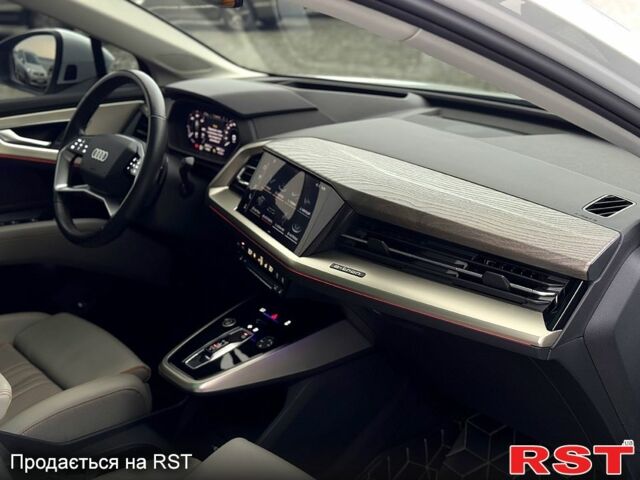 Белый Ауди Q5 e-tron, объемом двигателя 0.15 л и пробегом 36 тыс. км за 31500 $, фото 6 на Automoto.ua