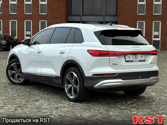 Белый Ауди Q5 e-tron, объемом двигателя 0.15 л и пробегом 36 тыс. км за 31500 $, фото 3 на Automoto.ua