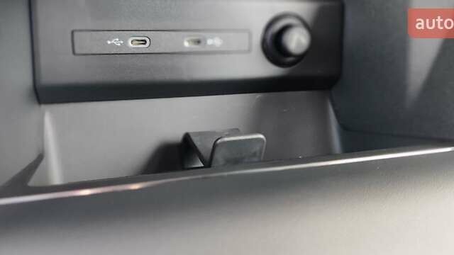 Білий Ауді Q5 e-tron, об'ємом двигуна 0 л та пробігом 1 тис. км за 45000 $, фото 16 на Automoto.ua