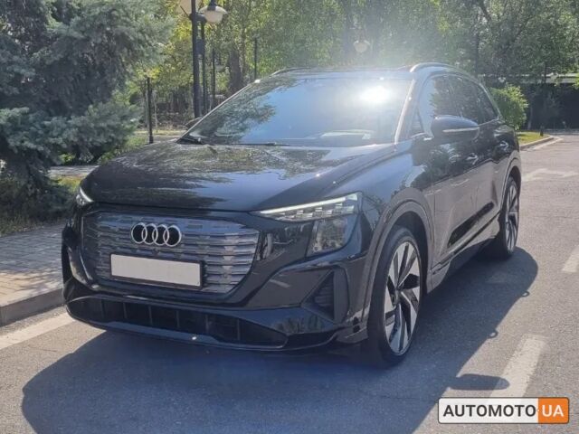 Чорний Ауді Q5 e-tron, об'ємом двигуна 0 л та пробігом 0 тис. км за 59000 $, фото 1 на Automoto.ua