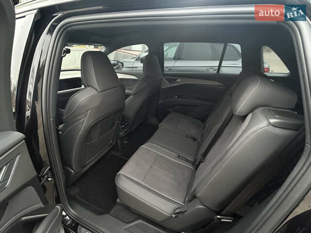 Черный Ауди Q5 e-tron, объемом двигателя 0 л и пробегом 19 тыс. км за 41000 $, фото 6 на Automoto.ua