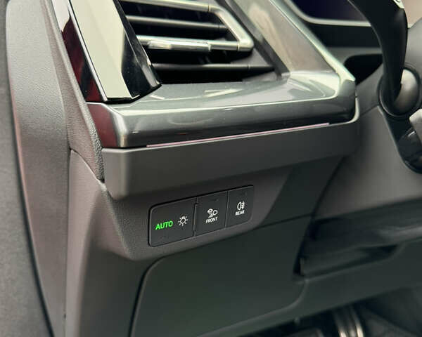 Червоний Ауді Q5 e-tron, об'ємом двигуна 0 л та пробігом 37 тис. км за 32800 $, фото 19 на Automoto.ua