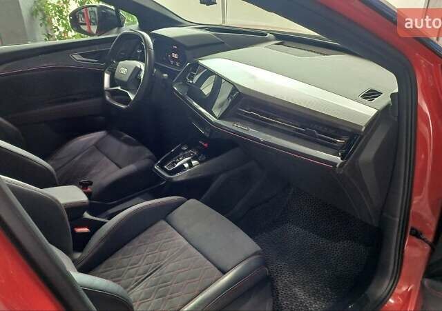 Червоний Ауді Q5 e-tron, об'ємом двигуна 0 л та пробігом 41 тис. км за 33999 $, фото 26 на Automoto.ua