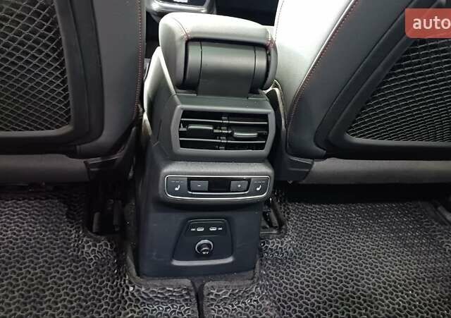 Червоний Ауді Q5 e-tron, об'ємом двигуна 0 л та пробігом 41 тис. км за 33999 $, фото 22 на Automoto.ua