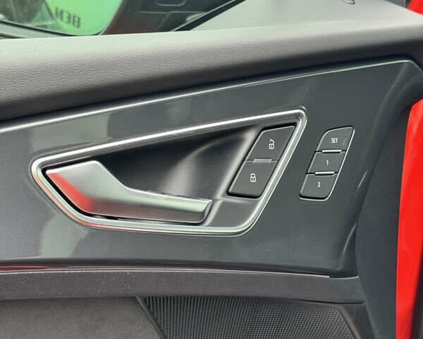 Красный Ауди Q5 e-tron, объемом двигателя 0 л и пробегом 37 тыс. км за 33900 $, фото 33 на Automoto.ua