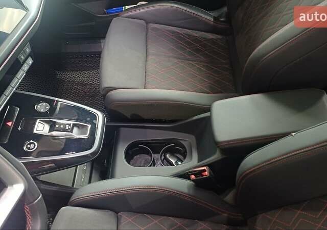 Червоний Ауді Q5 e-tron, об'ємом двигуна 0 л та пробігом 41 тис. км за 33999 $, фото 17 на Automoto.ua