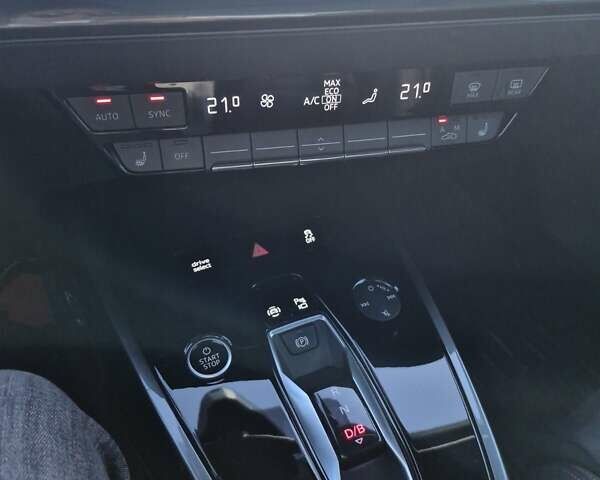 Красный Ауди Q5 e-tron, объемом двигателя 0 л и пробегом 47 тыс. км за 35000 $, фото 14 на Automoto.ua