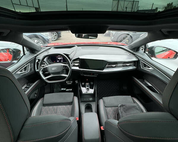 Красный Ауди Q5 e-tron, объемом двигателя 0 л и пробегом 37 тыс. км за 33900 $, фото 22 на Automoto.ua