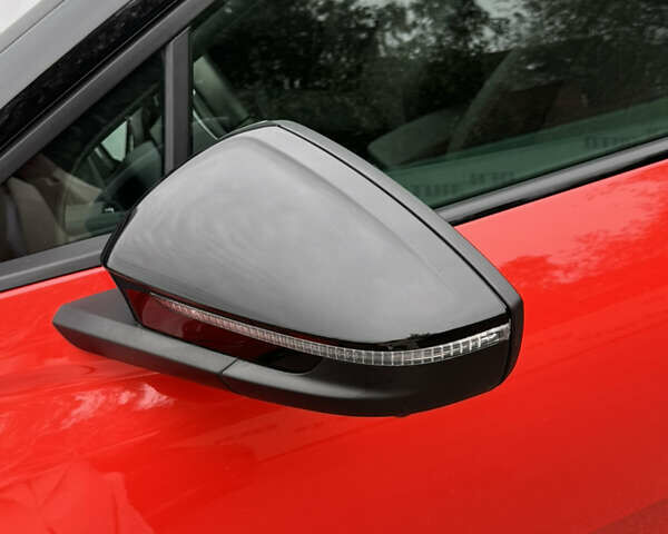 Красный Ауди Q5 e-tron, объемом двигателя 0 л и пробегом 37 тыс. км за 33900 $, фото 8 на Automoto.ua