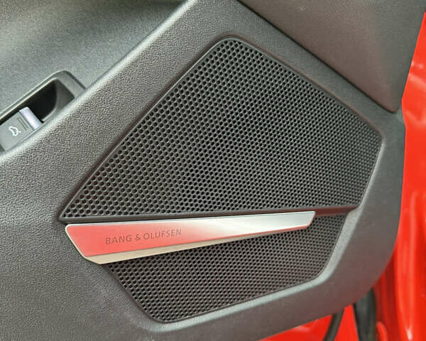 Червоний Ауді Q5 e-tron, об'ємом двигуна 0 л та пробігом 37 тис. км за 32800 $, фото 16 на Automoto.ua