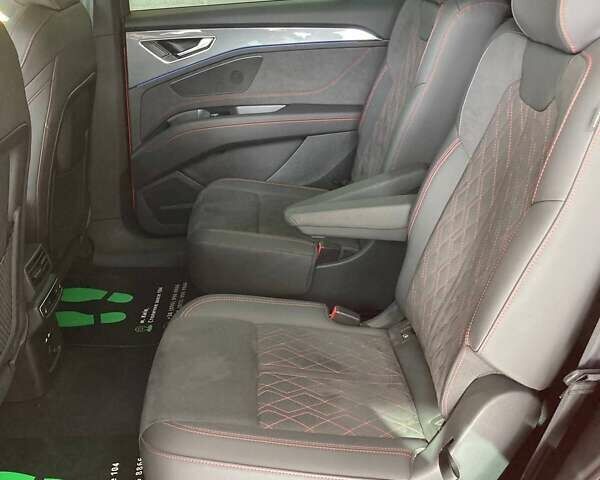 Червоний Ауді Q5 e-tron, об'ємом двигуна 0 л та пробігом 13 тис. км за 33900 $, фото 22 на Automoto.ua