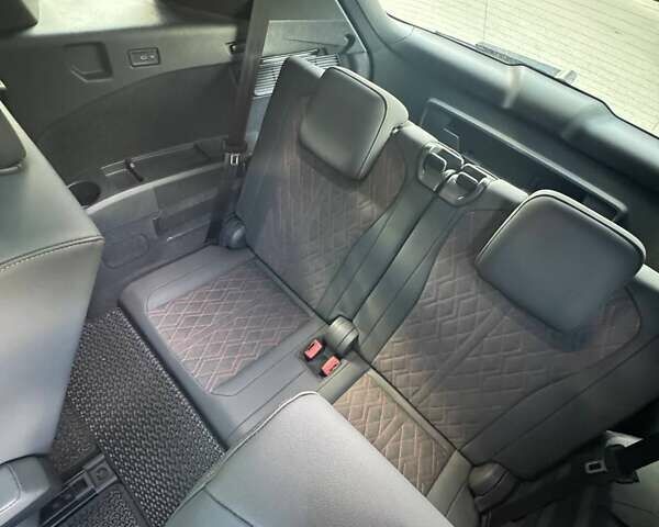 Красный Ауди Q5 e-tron, объемом двигателя 0 л и пробегом 22 тыс. км за 33777 $, фото 17 на Automoto.ua