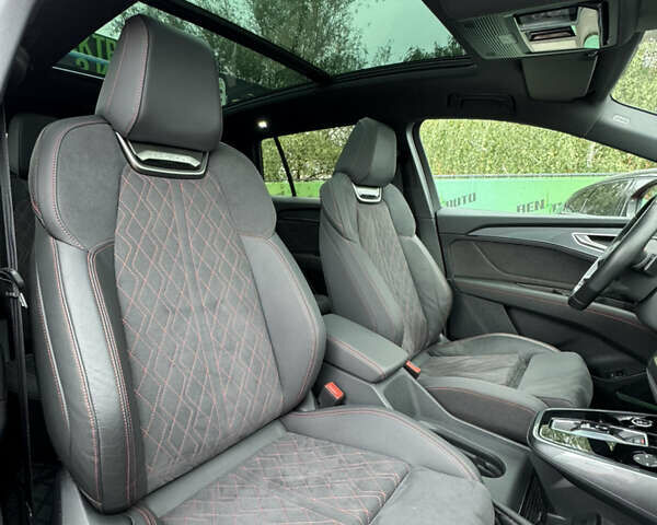 Червоний Ауді Q5 e-tron, об'ємом двигуна 0 л та пробігом 37 тис. км за 32800 $, фото 24 на Automoto.ua