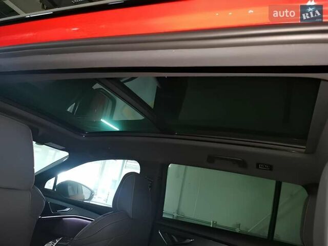 Красный Ауди Q5 e-tron, объемом двигателя 0 л и пробегом 32 тыс. км за 30999 $, фото 5 на Automoto.ua