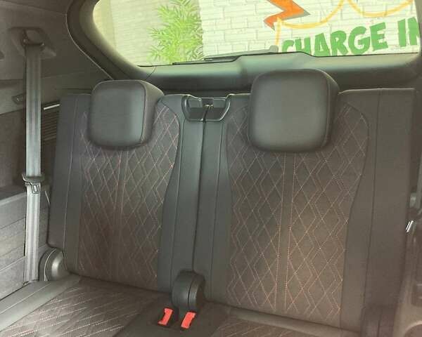 Червоний Ауді Q5 e-tron, об'ємом двигуна 0 л та пробігом 13 тис. км за 33900 $, фото 23 на Automoto.ua