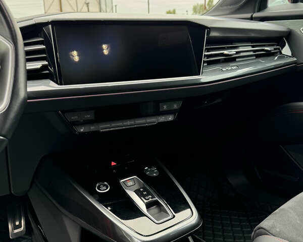 Червоний Ауді Q5 e-tron, об'ємом двигуна 0 л та пробігом 13 тис. км за 33900 $, фото 26 на Automoto.ua