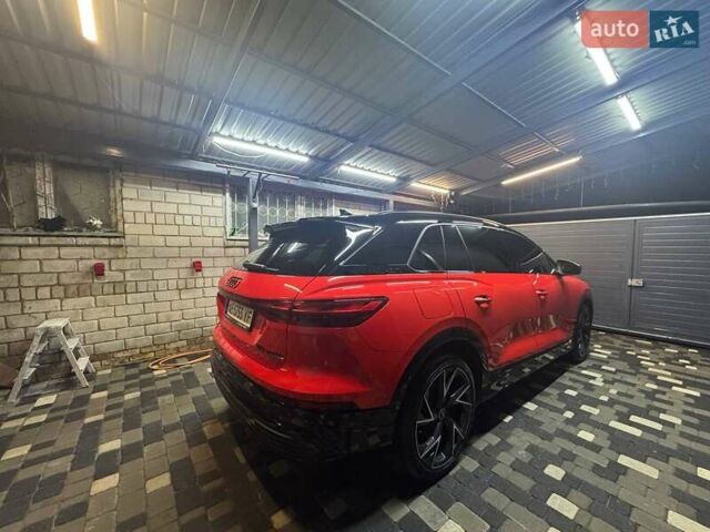 Красный Ауди Q5 e-tron, объемом двигателя 0 л и пробегом 22 тыс. км за 33777 $, фото 5 на Automoto.ua