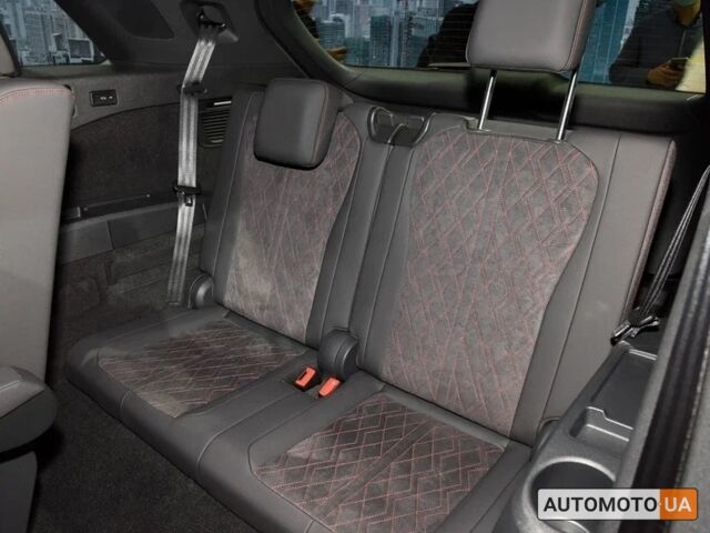 Красный Ауди Q5 e-tron, объемом двигателя 0 л и пробегом 0 тыс. км за 41400 $, фото 1 на Automoto.ua