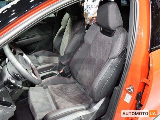 Красный Ауди Q5 e-tron, объемом двигателя 0 л и пробегом 0 тыс. км за 41400 $, фото 8 на Automoto.ua