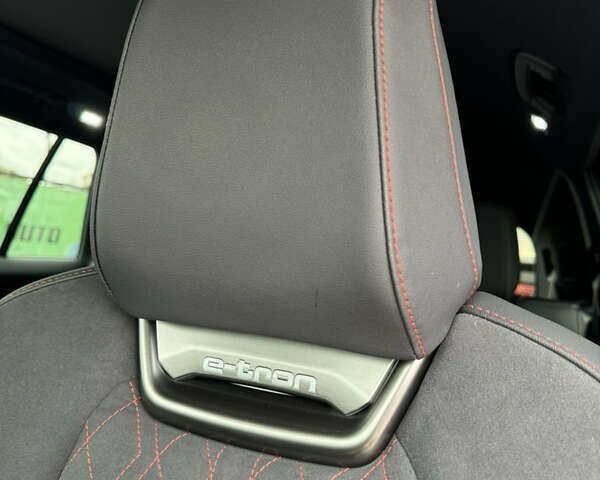 Ауди Q5 e-tron, объемом двигателя 0 л и пробегом 37 тыс. км за 32800 $, фото 18 на Automoto.ua