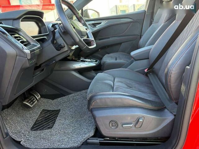 Ауди Q5 e-tron, объемом двигателя 0 л и пробегом 9 тыс. км за 30500 $, фото 17 на Automoto.ua