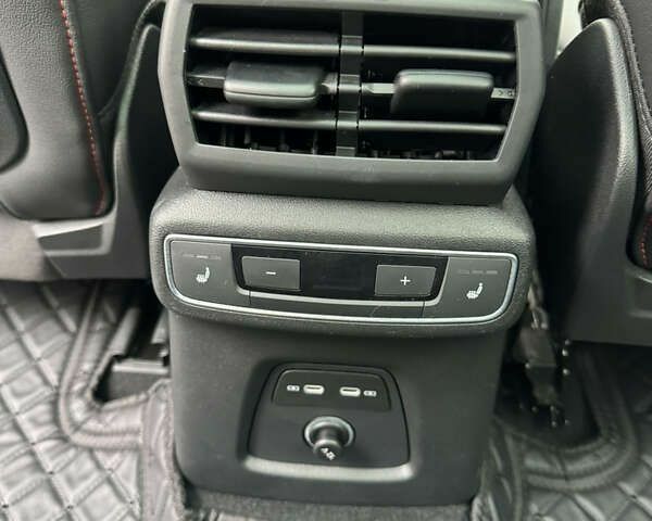 Ауди Q5 e-tron, объемом двигателя 0 л и пробегом 37 тыс. км за 33900 $, фото 29 на Automoto.ua