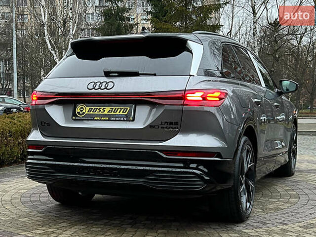 Серый Ауди Q5 e-tron, объемом двигателя 0 л и пробегом 1 тыс. км за 40500 $, фото 6 на Automoto.ua