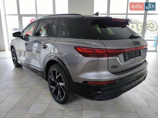 Сірий Ауді Q5 e-tron, об'ємом двигуна 0 л та пробігом 1 тис. км за 42000 $, фото 2 на Automoto.ua