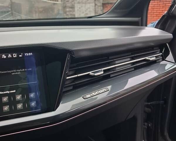 Серый Ауди Q5 e-tron, объемом двигателя 0 л и пробегом 1 тыс. км за 41999 $, фото 10 на Automoto.ua